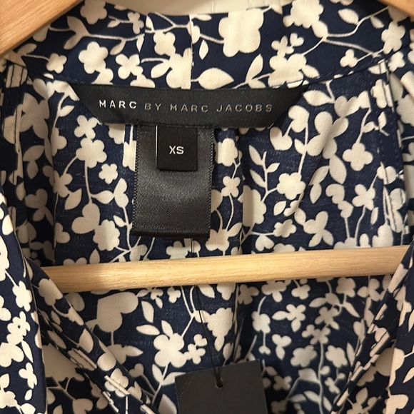 NWT Marc by Marc Jacob’s ribbon tie front floral print blouse size xsmall - Picture 7 of 8